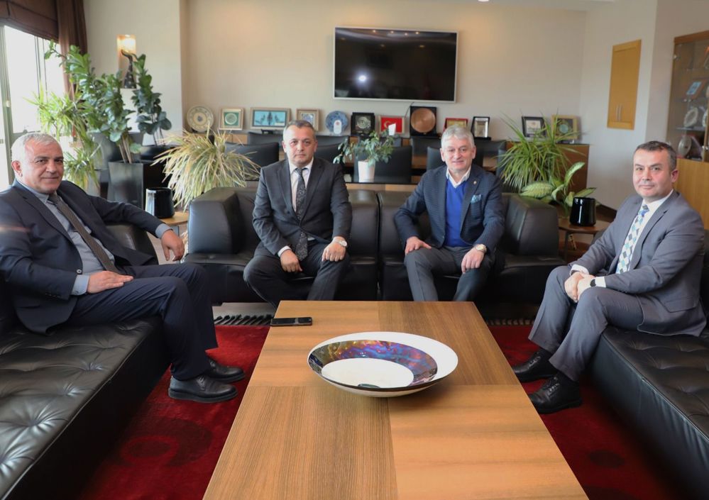 Defterdarlık Tahsilat Müdürü Hüseyin Çetin, Namık Kemal VD. Müdürü Mustafa Soylu ve Mal Müdürü İbrahim Çelik, Başkanımız Cengiz Günay'ı Ziyaret Etti