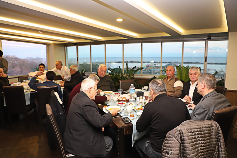 Odamıza kayıtlı 3. Meslek Grubunda Faaliyet Gösteren Üyelerimize İftar Yemeği Organizasyonu Gerçekleşti